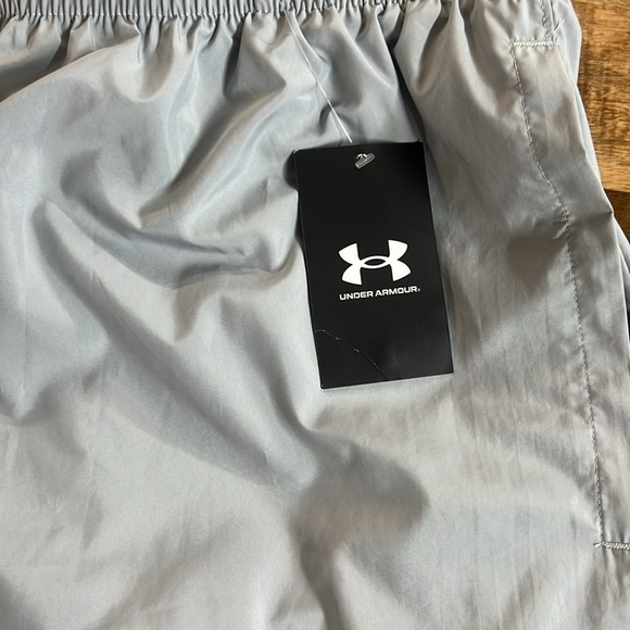 Men's Under Armour Icon Volley Shorts - XL - Picture 9 of 12